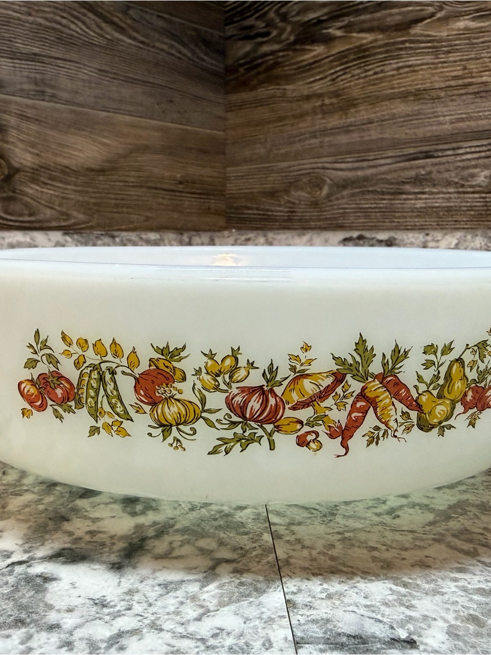 Anchor Hocking Fire King Nature’s Bounty 1.5 quart casserole dish